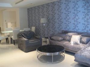 For RentCondoWitthayu, Chidlom, Langsuan, Ploenchit : LTH10680–Athenee Residence FOR RENT 3 beds 3 baths size 170 Sq.m. Near BTS Phloen Chit Station ONLY 120k/month