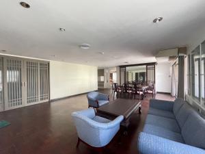 For RentCondoSukhumvit, Asoke, Thonglor : Pet friendly condo in Asoke for rent