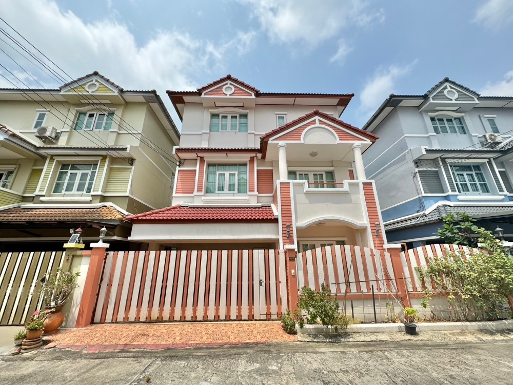 For RentHouseBangna, Bearing, Lasalle : For rent, 3-storey detached house, Sukhumvit 101 Road, air-conditioning, some furniture, 5 bedrooms, 4 bathrooms, rent price 45,000 baht per month, near BTS Punnawithi