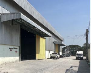 For RentWarehouseLadkrabang, Suwannaphum Airport : #Warehouse for rent, Phatthanakan Road 3, Khlong Song Ton Nun Subdistrict, Lat Krabang District, Bangkok Area: 800 square meters