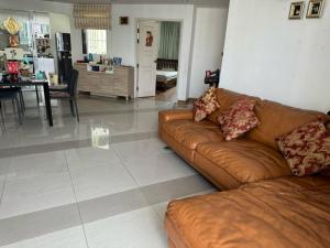 For SaleCondoRama9, Petchburi, RCA : Condo for sale, 3 bedrooms, Supalai Wellington 1 project, near the Ministry of Culture, with regular parking space