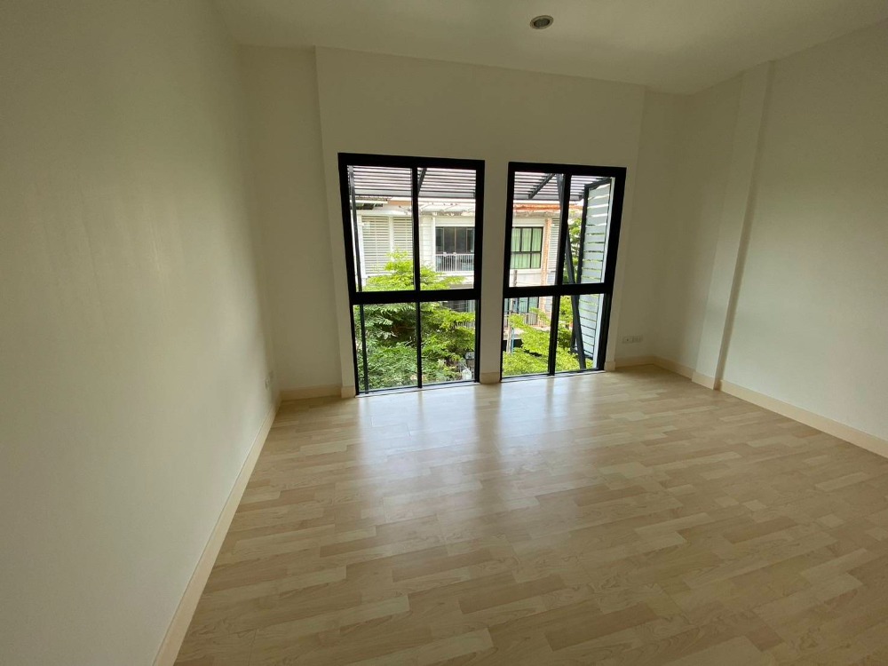 For SaleTownhouseOnnut, Udomsuk : Townhouse for sale, 3 floors, Ariya Mandarina, Sukhumvit 77, only 6,500,000 baht