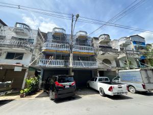 For RentWarehouseLadkrabang, Suwannaphum Airport : 2-unit, 4-storey shophouse for rent, Romklao 21 [small factory zone]