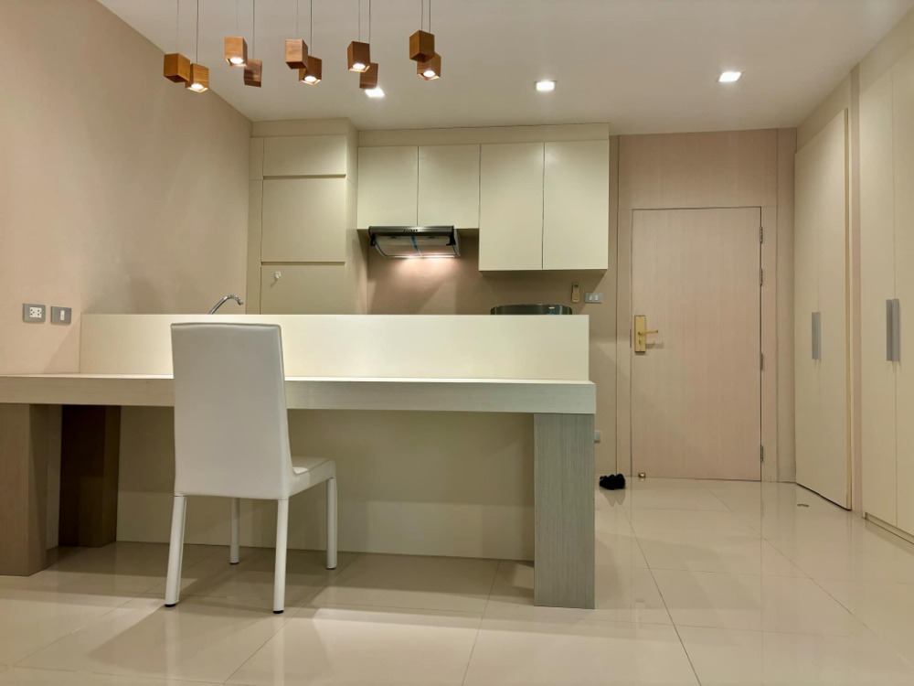 For RentCondoKhon Kaen : For rent: The Destiny Luxury Condo, next to Rajapruek Hospital, Khon Kaen