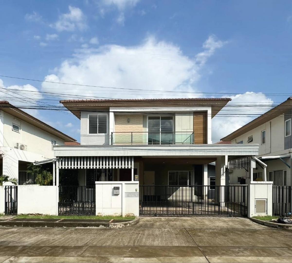 For SaleHouseMin Buri, Romklao : ✅Single house for sale🏠Parkway@Ease Village, Parkway @Ease Ramkhamhaeng 190/1, size 50.6 sq m, 4 bedrooms, 3 bathrooms, price 5,490,000 baht 💯The cheapest in the project🛎Hurry and book now.