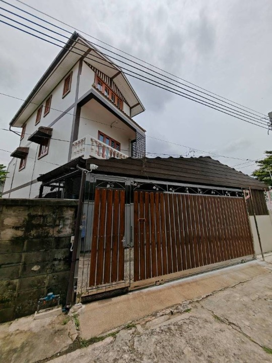 For RentHouseRama 2, Bang Khun Thian : Single house for rent, Charoen Nakhon - Thonburi area, near The Mall Lifestore Tha Phra, only 5 minutes.