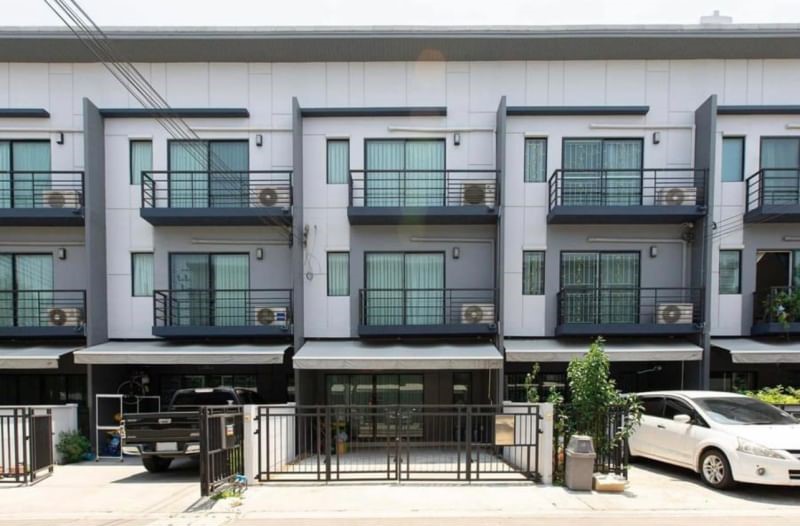 ให้เช่าทาวน์เฮ้าส์/ทาวน์โฮมลาดกระบัง สุวรรณภูมิ : ให้เช่า TownHome 3 ชั้น บ้านกลางเมือง พระราม 9 - อ่อนนุช พร้อมเช่า พร้อมเฟอร์บิ้วอินทั้งหลัง ใกล้ Airport Link บ้านทับช้าง