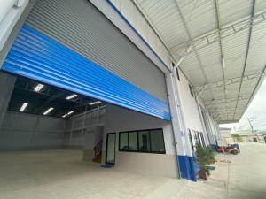 For RentWarehousePathum Thani,Rangsit, Thammasat : New warehouse with 2-storey office, air conditioner included, size 400 and 600 sq m. for rent in Pathum Thani, Rangsit, Khlong Nueng, near Thai Market