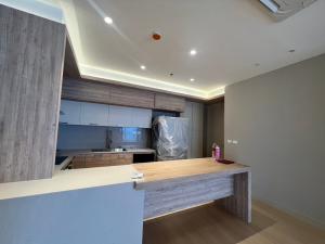 ให้เช่าคอนโดสาทร นราธิวาส : Chatrium Riverside Condominium 3 Bedroom