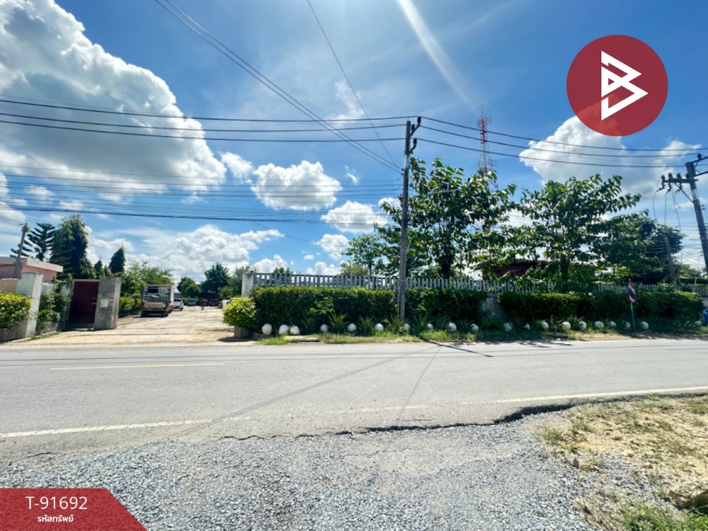 For SaleLandNakhon Pathom : Land for sale with buildings, area 6 rai 3 ngan 74 square wa, Nakhon Chai Si, Nakhon Pathom