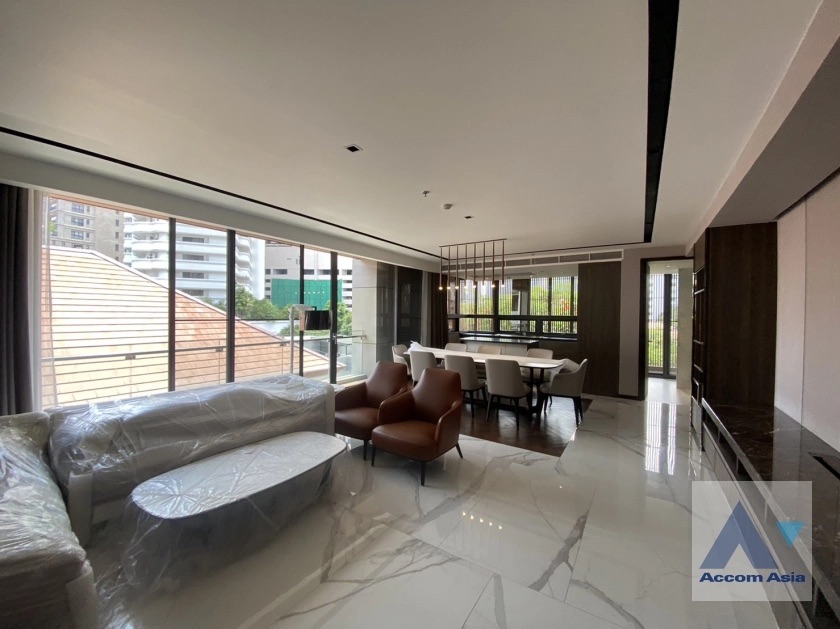 ให้เช่าคอนโดสุขุมวิท อโศก ทองหล่อ : 3 Bedrooms Apartment for Rent in Sukhumvit, Bangkok near BTS Phrom Phong at Serene Place with Modern Style (AA35314)