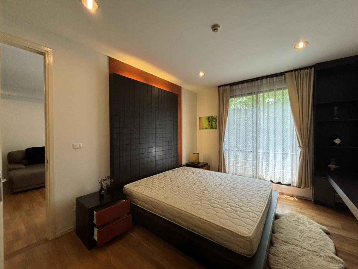 For RentCondoRatchadapisek, Huaikwang, Suttisan : **🔥 Just Listed! Spacious 2-Bedroom Condo at Amanta Ratchada Soi 5 – 83 sqm, Beautifully Designed with Built-ins! 🔥** 📞 **Contact K. Armie: 082-459-4297**