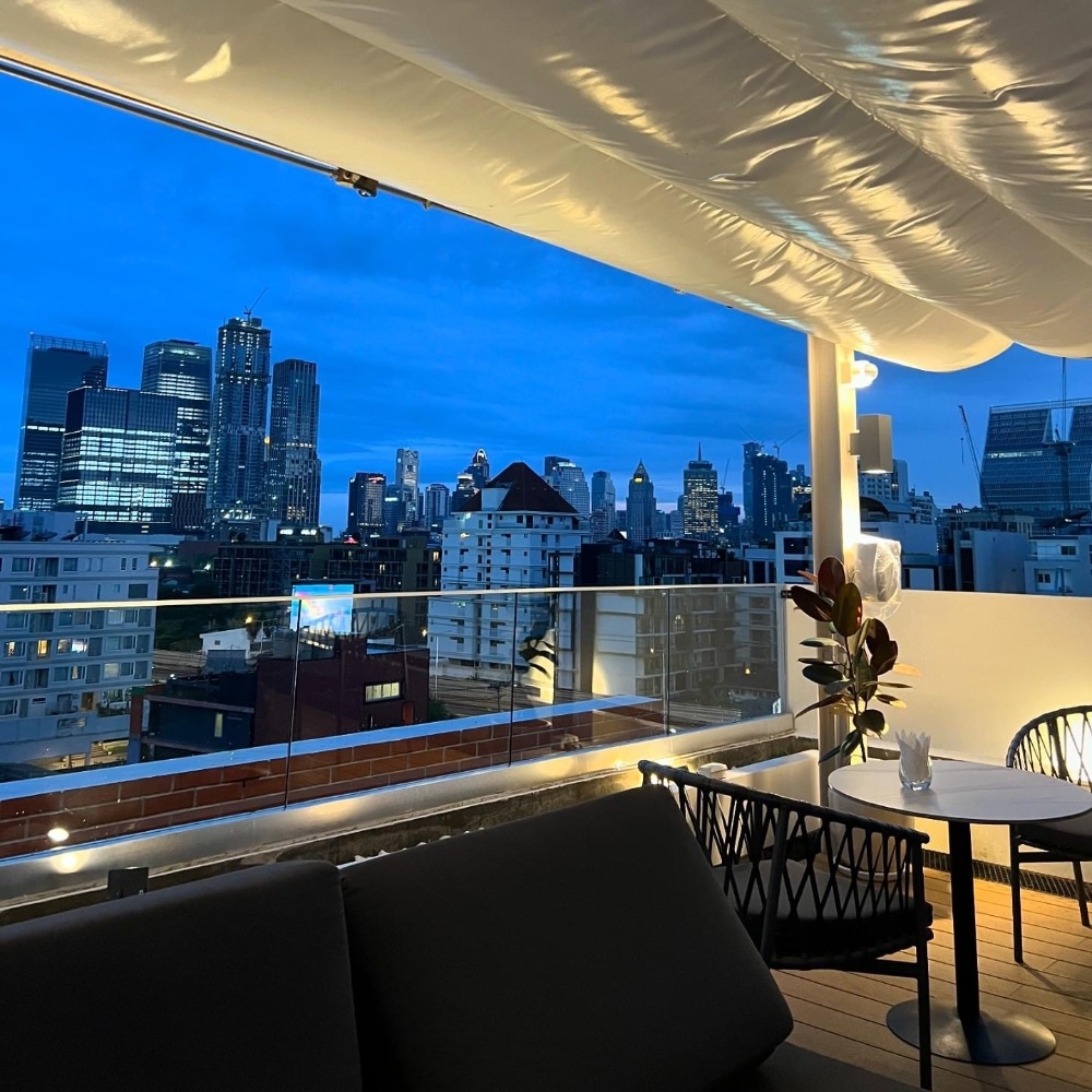 For RentRetailWitthayu, Chidlom, Langsuan, Ploenchit : Shop space on rooftop, Sukhumvit Soi 2, suitable for a restaurant, bar, near BTS Phloen Chit