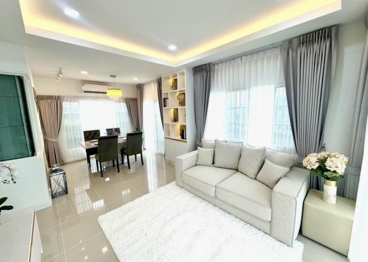 For RentHouseSamut Prakan,Samrong : 🌟For rental Semi-Detached House Golden Neo Sukhumvit- Lasalle. Semi- Detached House 2 storeys 4 bedrooms/ 3 Bathrooms.Fully furnished. Nearby BTS Samrong. 🔑 Rental Fee 75,000 THB/ Month