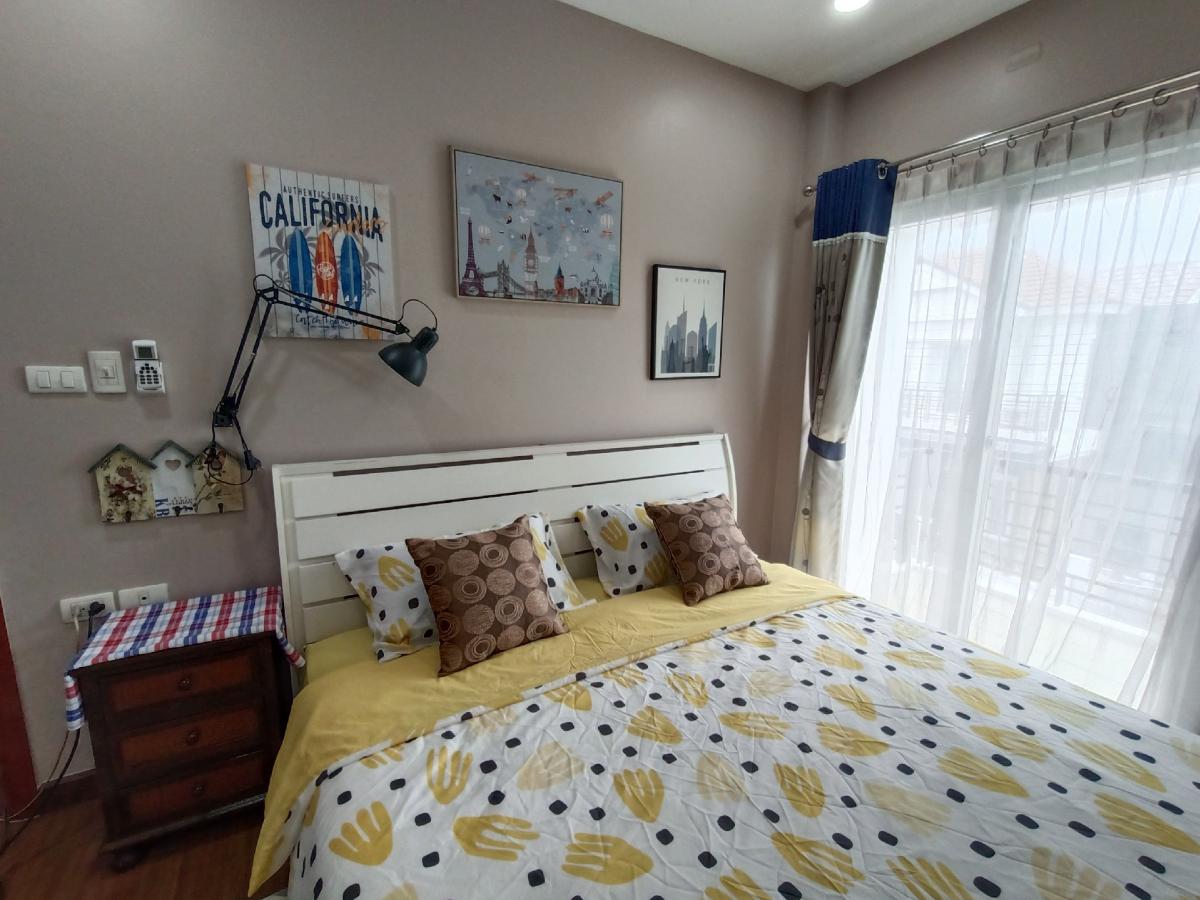 For RentTownhouseNonthaburi, Bang Yai, Bangbuathong : Be Cute house for rent, daily/monthly, 3 bedrooms, 2 bathrooms, corner house, has a garden, can accommodate up to 6 people, Thippaiman Village, riverside house, next to MRT Khlong Bang Phai