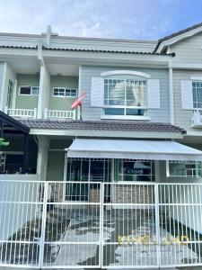 For RentHousePathum Thani,Rangsit, Thammasat : Townhome for rent, Villaggio Rangsit Khlong 3, the village's common area is fully furnished, shady, decorated in an English style, a new house that is nice to live in, fully furnished, ready to move in! ✅✅Pets allowed ✅✅ 💥💥Rental price 15,000/month, 