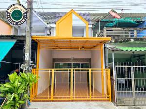 For SaleTownhouseNawamin, Ramindra : 2-storey townhouse, Manarom Village 4, Khlong Song Road, Soi 19, near Safari World, Siam Park, Khlong Sam Wa District Office, Fashion Island, Promenade, connected to Hathai Rat Road, Nimit Mai Road