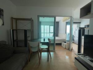 For RentCondoKhlongtoei, Kluaynamthai : Can view + move in at the end of August. For rent: Aspire Rama 4 (Aspire Rama 4)