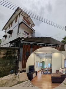 For RentHouseWongwianyai, Charoennakor : Single house, newly renovated, 3 bedrooms, 3 bathrooms, Soi Charoen Nakhon 58, fully furnished