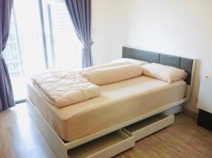 For RentCondoOnnut, Udomsuk : IDEO MOBI S81 Studio room, 20th floor, pool view, good location condo, next to BTS and shopping mall, very convenient, price 13,000 baht.