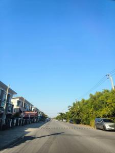 For RentTownhouseLadkrabang, Suwannaphum Airport : For rent: 3-storey townhouse, Pruksa Ville 60, Lat Krabang, On Nut, Motorway, on Luang Phaeng Road, Samut Prakan