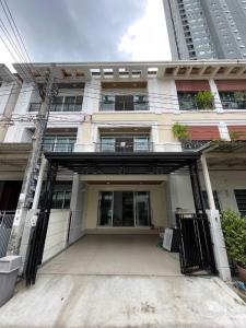 For RentTownhouseThaphra, Talat Phlu, Wutthakat : Townhouse for rent, 3 floors, Baan Klang Muang, Sathorn, Taksin 1, usable area 188 sq m., land area 19.44 sq wa, 3 bedrooms, 3 bathrooms, 2 living rooms, 1 kitchen