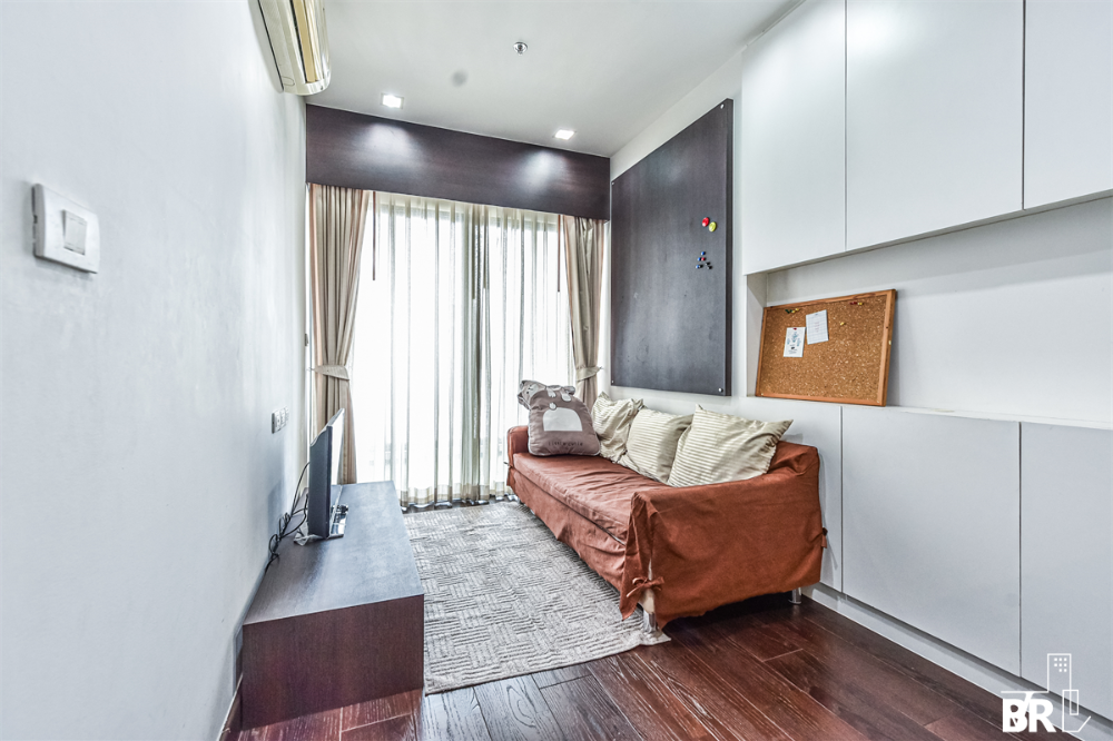 For RentCondoRatchathewi,Phayathai : 🔥 Dont miss it! Huge discount 🔥 Ideo Q Phayathai 1 bedroom 40 sq m. only 20,000 baht per month Tel.0658209572 K.First