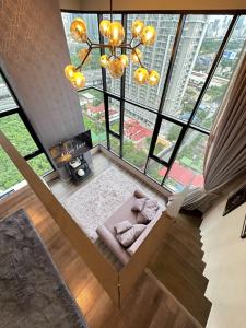 For SaleCondoRama9, Petchburi, RCA : 📍New condo in the heart of the city, New CBD location, high ceiling condo, the only one in the heart of Rama 9 (Owner sells it himself)