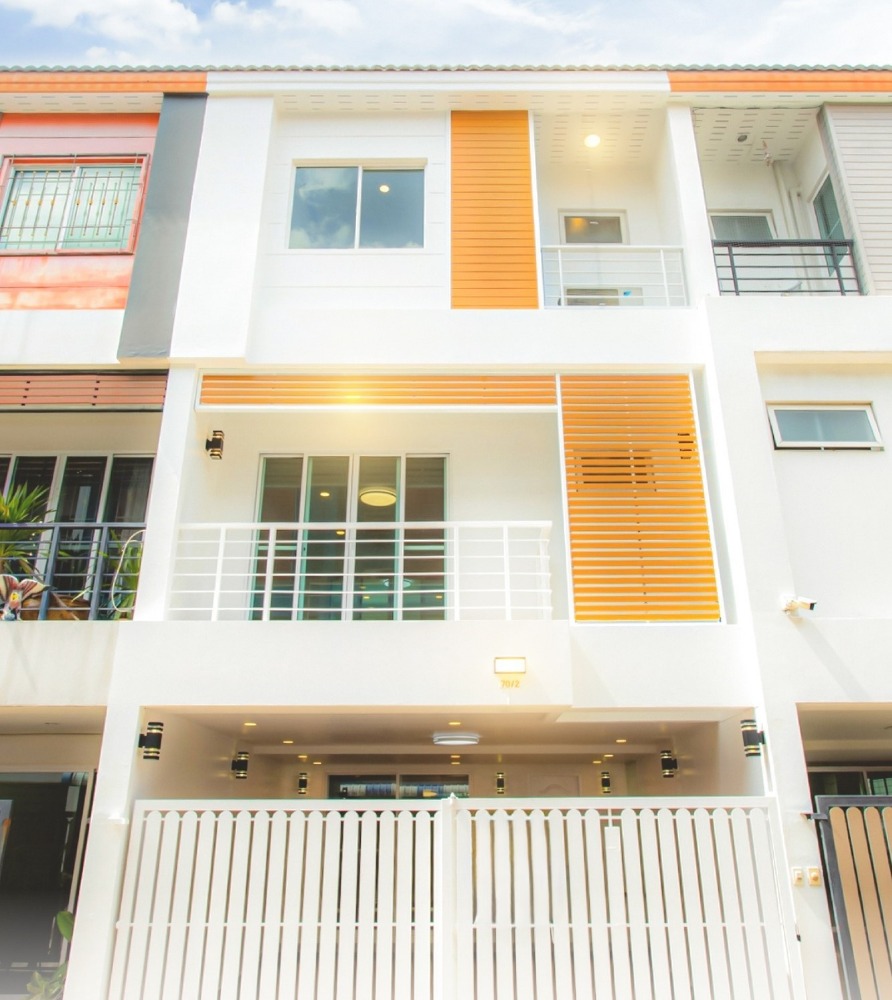 ขายทาวน์เฮ้าส์/ทาวน์โฮมรัชดา ห้วยขวาง : CB058😍 For SELL ขาย ทาวน์โฮม Townhome 3 ชั้น🚪3 ห้องนอน🚄ใกล้ MRT สุทธิสาร🏢ห้วยขวาง-สุทธิสาร Huai Khwang-Sutthisan🔔พื้นที่บ้าน:14.40ตร.วา🔔พื้นที่ใช้สอย:180ตร.ม.💲ขาย:5,990,000฿📞O92-8676473,O65-9423251✅LineID:@newnor