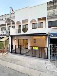 For SaleTownhouseBang kae, Phetkasem : For sale: 2-storey townhouse, Nattakan Village, Phetkasem 112, minimalist style, near The Mall Bang Khae