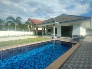 For SaleHousePattaya, Bangsaen, Chonburi : Sale private pool villa in Bangsaray Sattahip