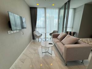 For RentCondoNana, North Nana,Sukhumvit13, Soi Nana : ✅For rent✅Condo Hyde Sukhumvit 11, beautiful room, clean, ready to move in.