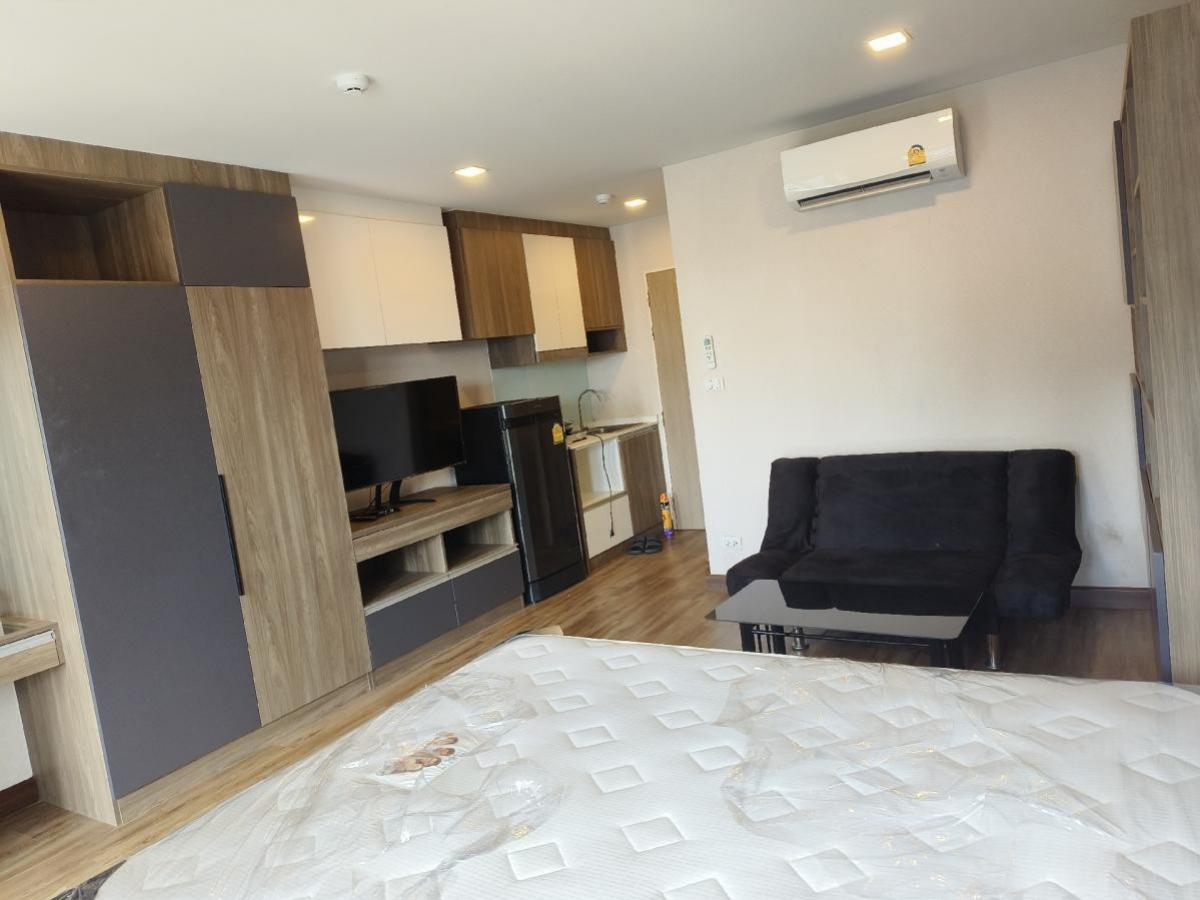 For RentCondoPinklao, Charansanitwong : 🔥🔥🌟Urgent!! New beautiful corner room, good location🌟Swimming pool view🌊🌟Sun City Yaek Fai Chai🌟LINE: miragecondo Kim 0842914701, 0840308188