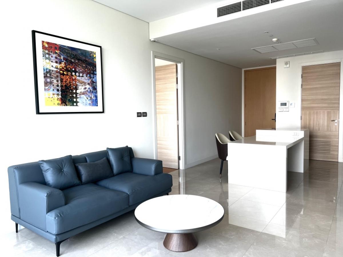 For RentCondoWitthayu, Chidlom, Langsuan, Ploenchit : 📢👇One bed at Sindhorn Residence located in one of popular area at Sindhorn village near Velaa community mall, Lumpini park.