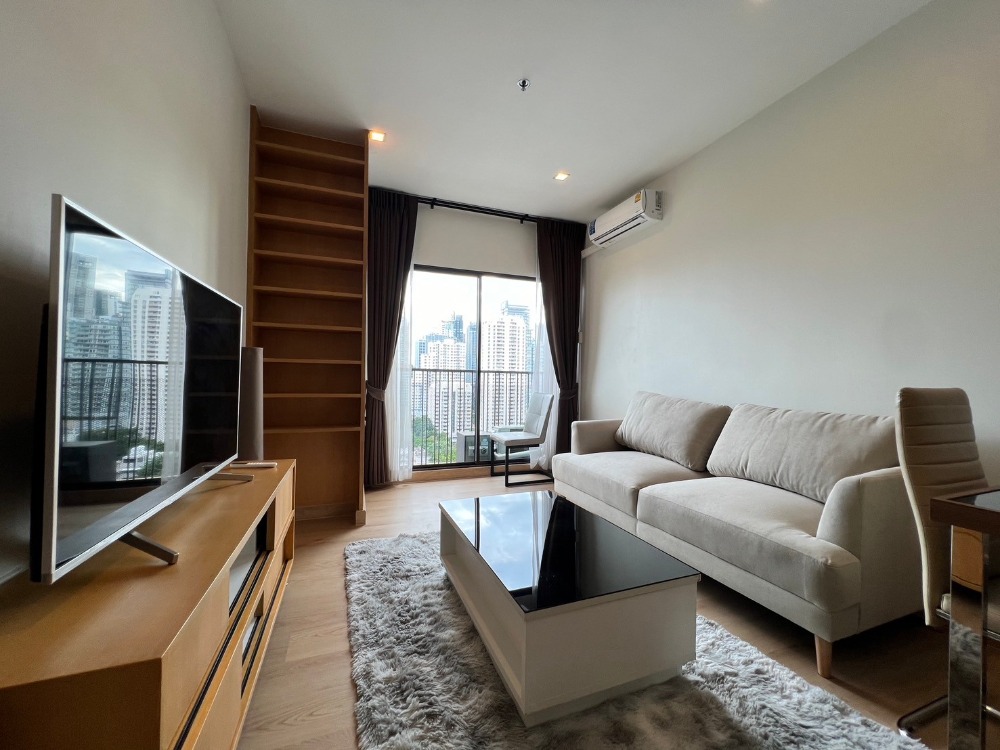 For RentCondoSukhumvit, Asoke, Thonglor : Condo near BTS Phrom Phong, large room, fully furnished, ready to move in at the Noble Refine project