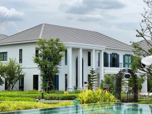 For SaleHouseNawamin, Ramindra : ⭐️Its called Mansion⭐️Setthasiri Watcharapol-Theparak, 5 bedrooms, luxurious common area, spacious house, near Clubhouse, quality location, Watcharapol, Sai Mai, Sukhapiban 5, near the expressway, Don Mueang Airport.