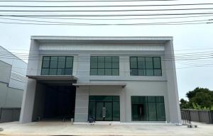 For RentWarehouseSamut Prakan,Samrong : New warehouse with 2-storey office for rent, 540 sq m., Bangna Theparak, Km. 25, 24-hour security, near Suvarnabhumi Airport, near expressway entrance/exit