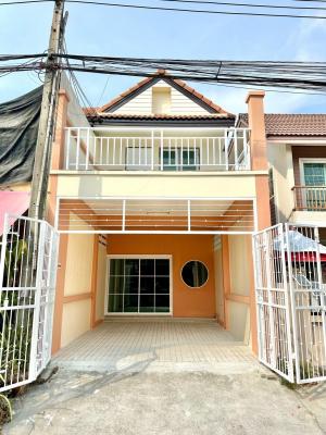 For SaleTownhousePattaya, Bangsaen, Chonburi : For sale: 2-storey renovated townhouse, opposite Wat Tal Lom, Nong Mon, Chonburi