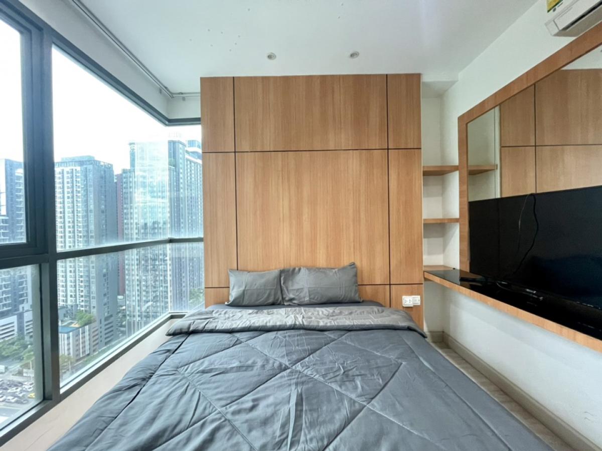 For SaleCondoRama9, Petchburi, RCA : **Urgent sale, best price in the project**Ideo Mobi Rama9, 2 bedrooms, 1 bathroom, 1 minute walk to MRT Rama 9 station, beautiful view, foreign quota available ✅