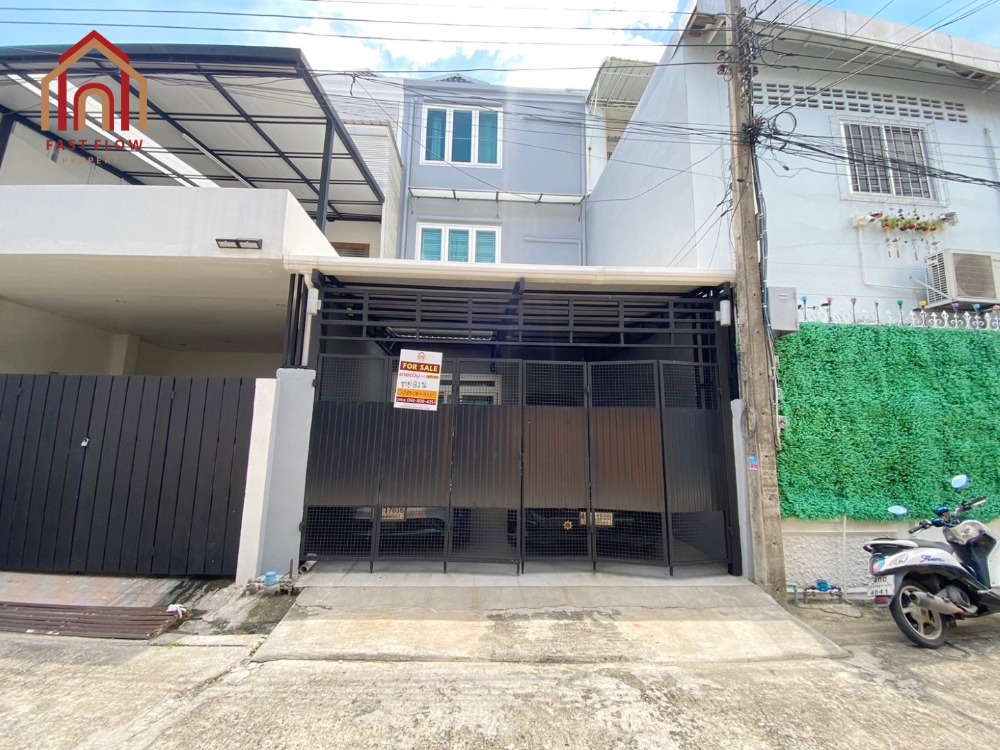 For SaleTownhouseRatchadapisek, Huaikwang, Suttisan : Townhouse for sale, 3 floors, Soi Pracharat Bamphen 26, Intersection 8, beautiful house, lots of space, decorated, ready to move in