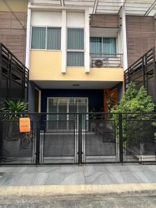 For SaleTownhouseRattanathibet, Sanambinna : 📌📌Urgent sale, 2-storey townhouse, Ngamwongwan 23, Wat Buakwan, Samakkhi 58/10, 3,5000,000 baht