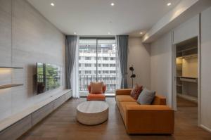 ให้เช่าคอนโดวิทยุ ชิดลม หลังสวน : Muniq Langsuan: 2+1 bed 96sqm. 140,000/mth brandnew never been lived in Am: 0656199198