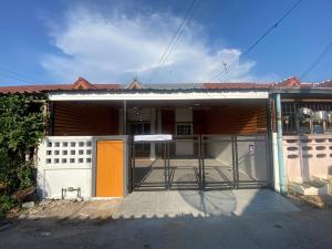 For SaleTownhousePattaya, Bangsaen, Chonburi : Single-storey house for sale, Chuanjai Village, Ang Sila