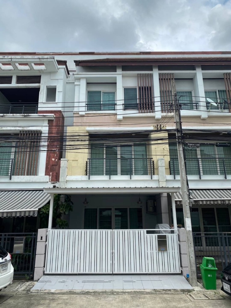 For SaleTownhouseYothinpattana,CDC : Townhome Baan Klang Muang Urbanion Rama 9 - Ladprao / 3 Bedrooms (FOR SALE), Baan Klang Muang Urbanion Rama 9 - Ladprao / Townhome 3 Bedrooms (FOR SALE) RUK800