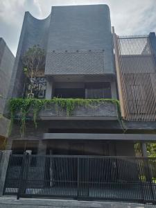 For RentHouseSapankwai,Jatujak : 𝐅𝐎𝐑 𝐑𝐄𝐍𝐓: Therma Hessle Palace Park 3 floors