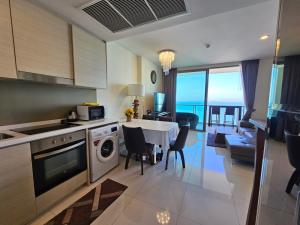 For RentCondoPattaya, Bangsaen, Chonburi : The Riviera Wongamat For Rent 45,000/month 2 Bedroom (70 Sq.m)