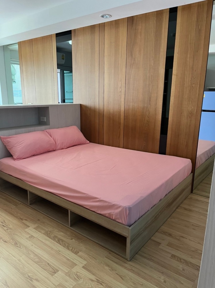 For RentCondoOnnut, Udomsuk : For rent: The Log 3, The Log 3, Sukhumvit 101/1, near BTS Punnawithi, 6,800 baht per month, ready to move in.