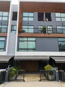 ให้เช่าทาวน์เฮ้าส์/ทาวน์โฮมพัฒนาการ ศรีนครินทร์ : LTH10758– Townhouse for rent Arden Village 3 beds 4 baths size 185 Sq.m. Near BTS On Nut Station ONLY 55k/Month