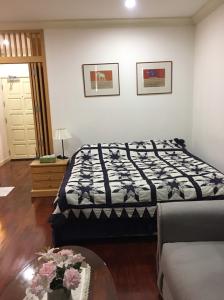 For RentCondoWitthayu, Chidlom, Langsuan, Ploenchit : President Place Condo for rent