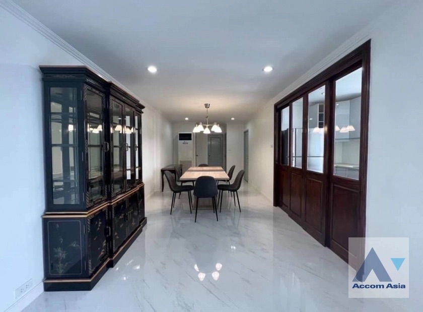 For RentCondoSukhumvit, Asoke, Thonglor : Pet-friendly | 3 Bedrooms Condominium for Rent in Sukhumvit, Bangkok near BTS Phrom Phong at 39 Suite (24016)